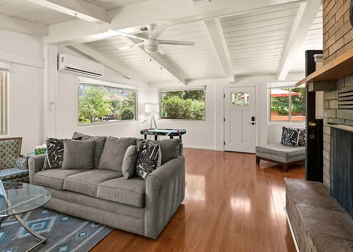 Holiday home Views With Private Hot Tub For The Entire Family *