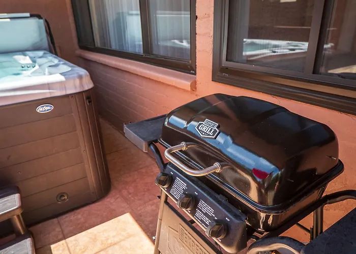 Holiday home Views With Private Hot Tub For The Entire Family *
